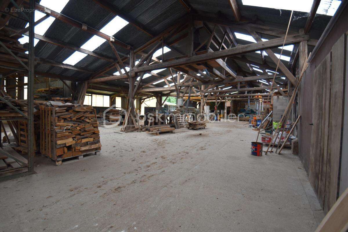 Commerce à GALLARDON