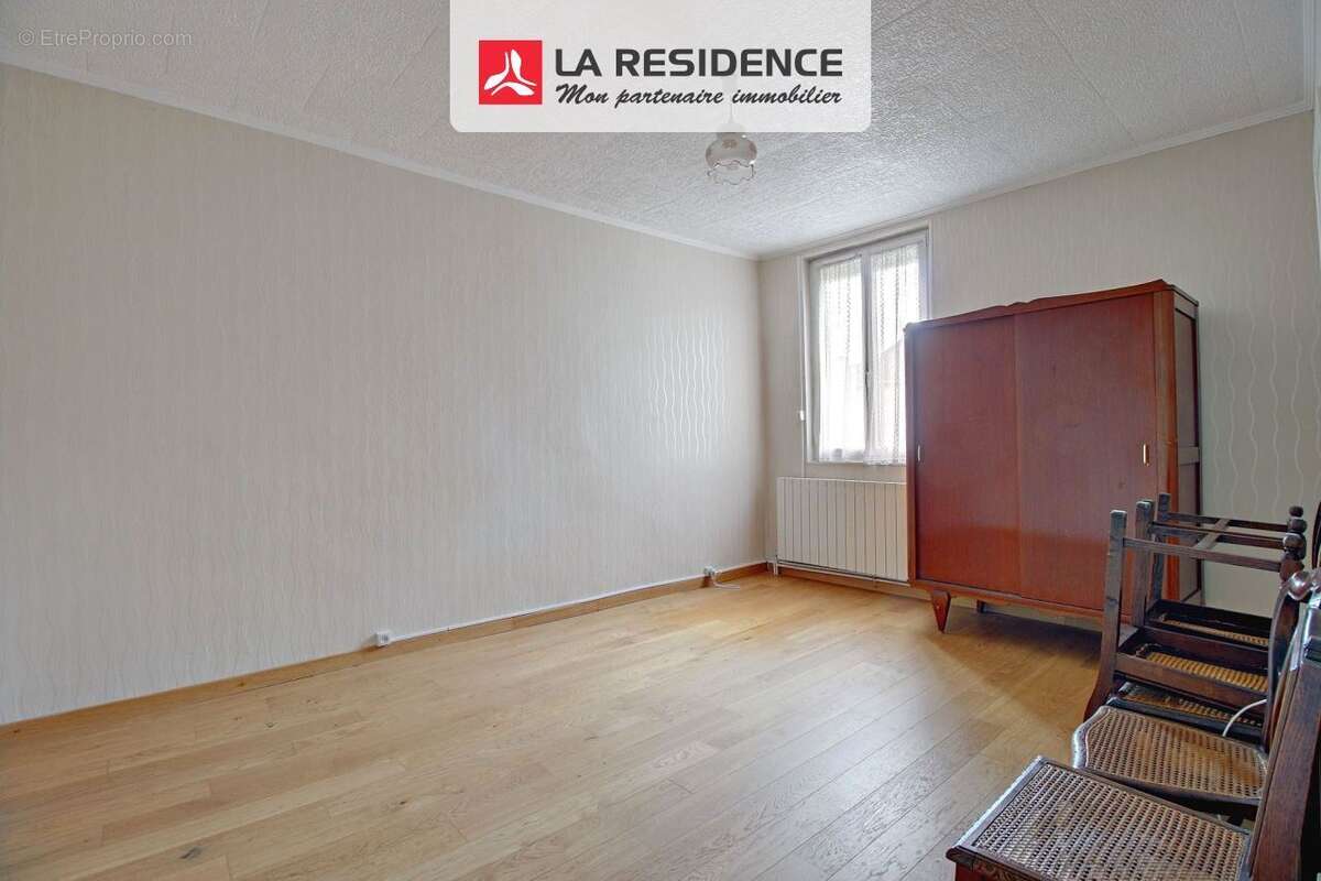 Maison à SAINT-ETIENNE-DU-ROUVRAY