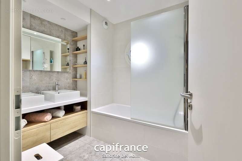 Appartement à TASSIN-LA-DEMI-LUNE