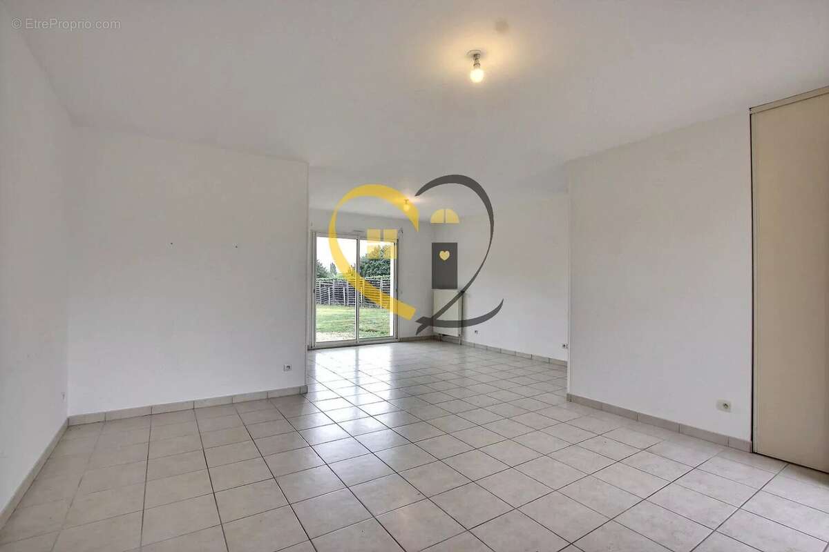 Maison 86 m² à Saint-Martin-D'auxigny  - photo 4