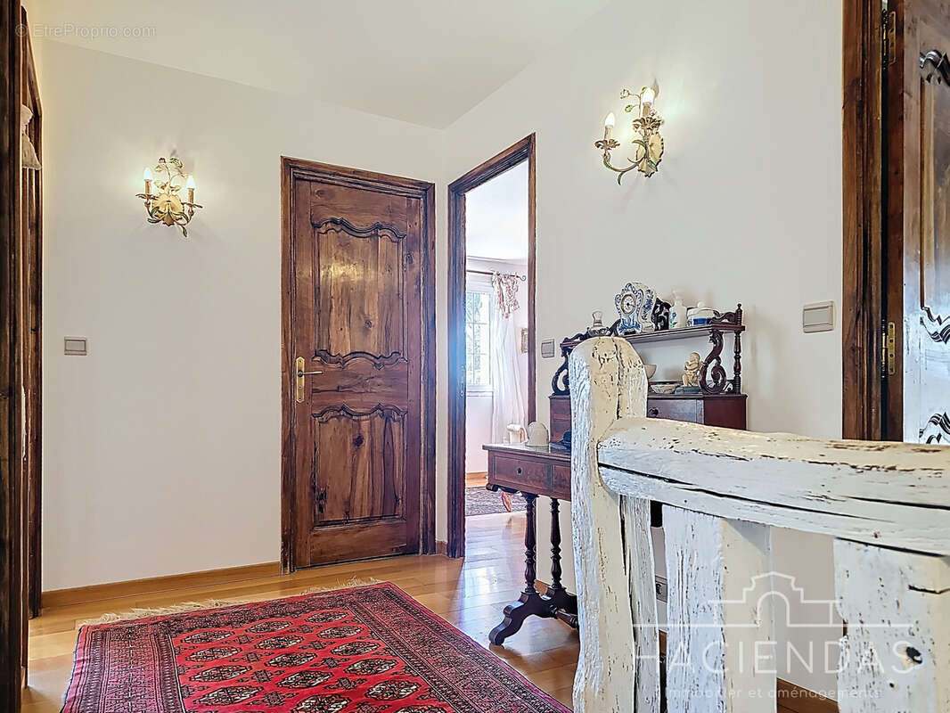 Maison à MEYRARGUES