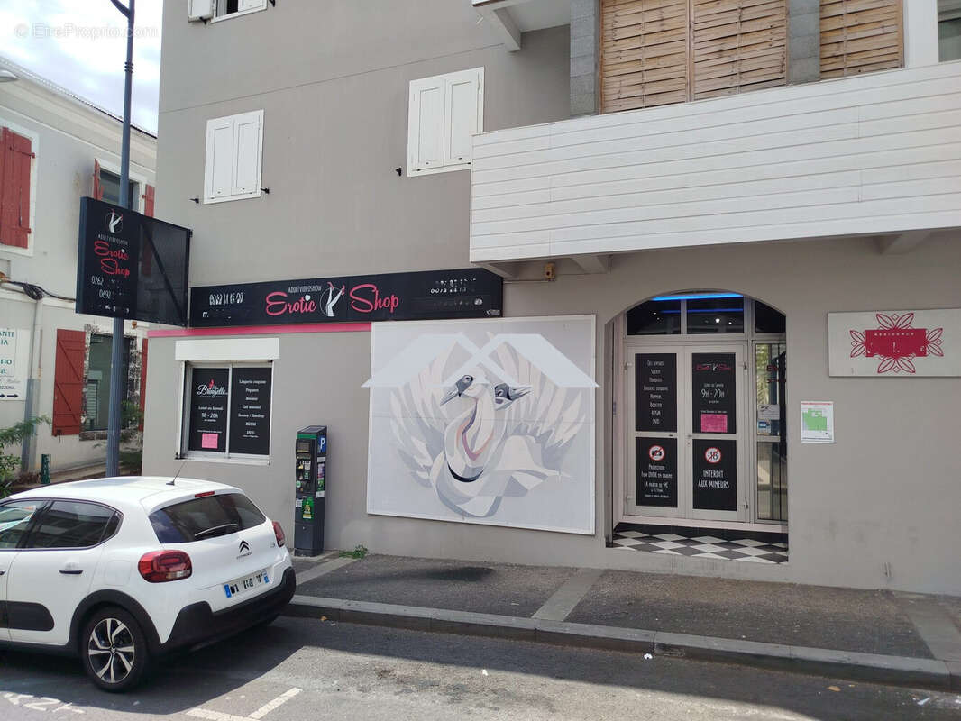 Autre à SAINT-DENIS