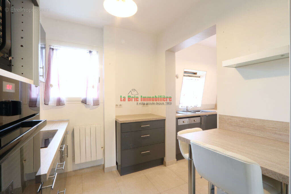 Appartement à MANDRES-LES-ROSES
