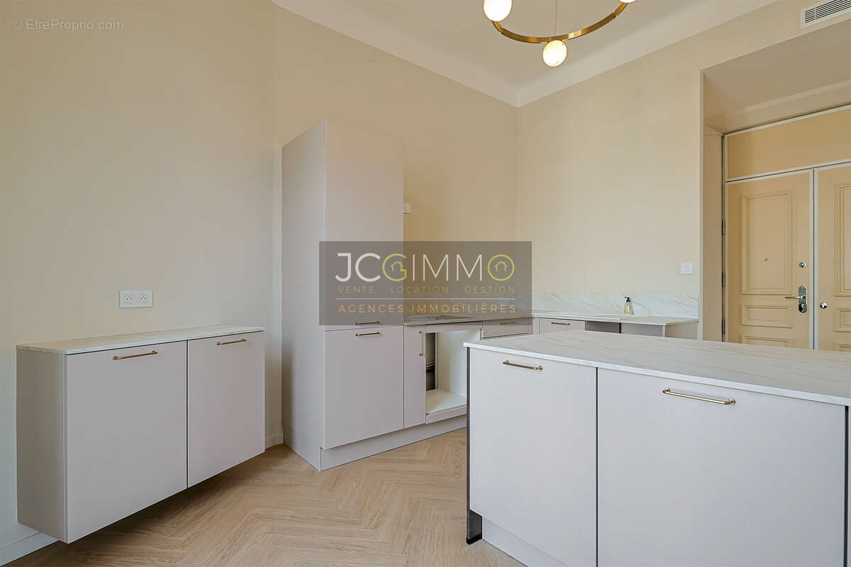 Appartement de charme Gambetta  - T4 de 88 m2 - balconnets - cave et grenier - photo 10