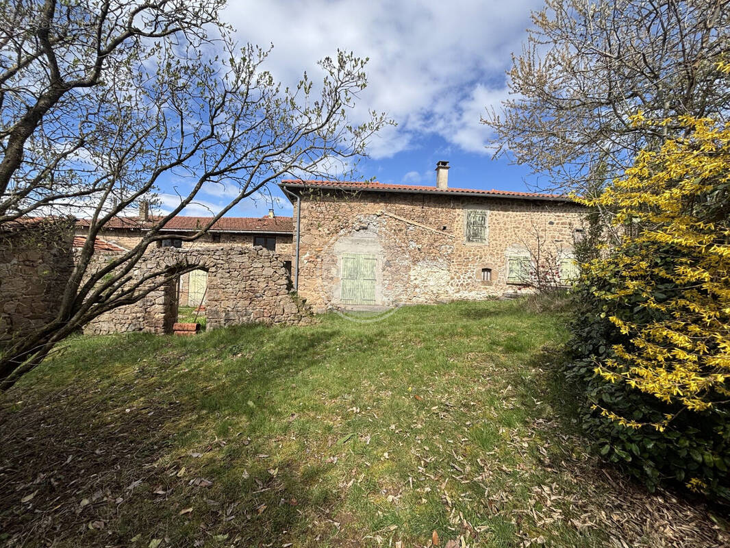Maison à LONGESSAIGNE