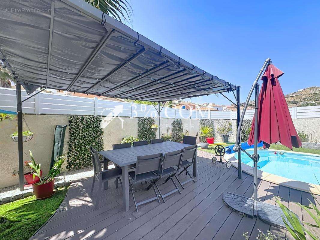 Maison de plain-pied avec piscine, jardin et vue dégagée sur - photo 18