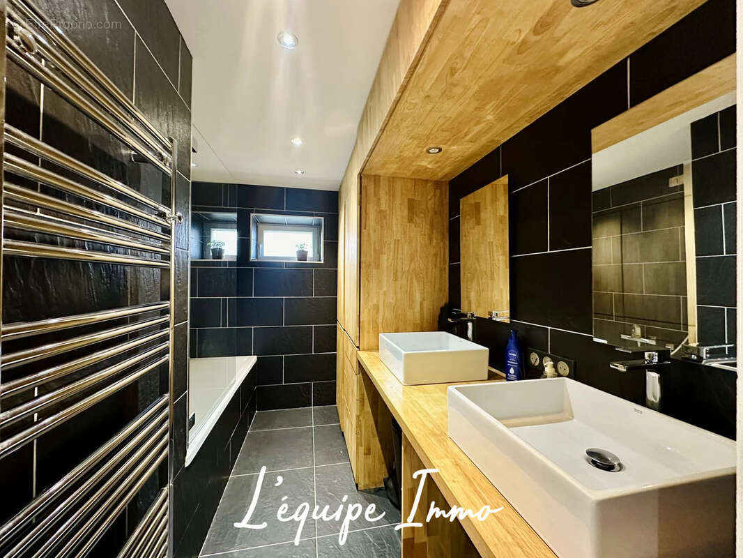 Maison de village T5 avec piscine et garage - photo 15