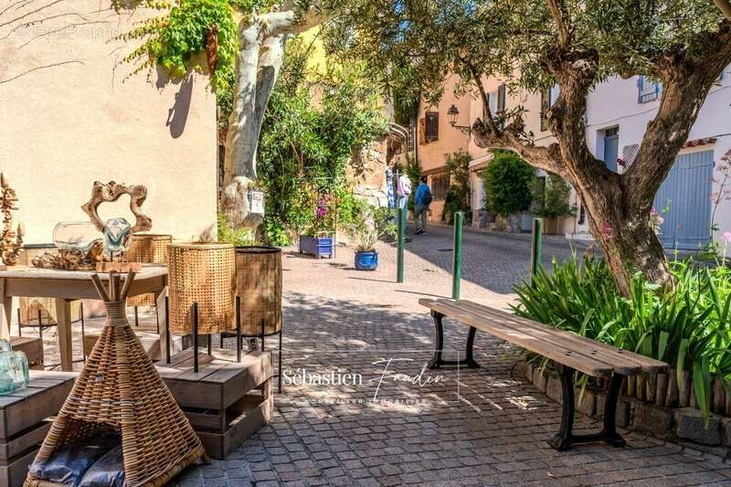 Commerce à LE CASTELLET