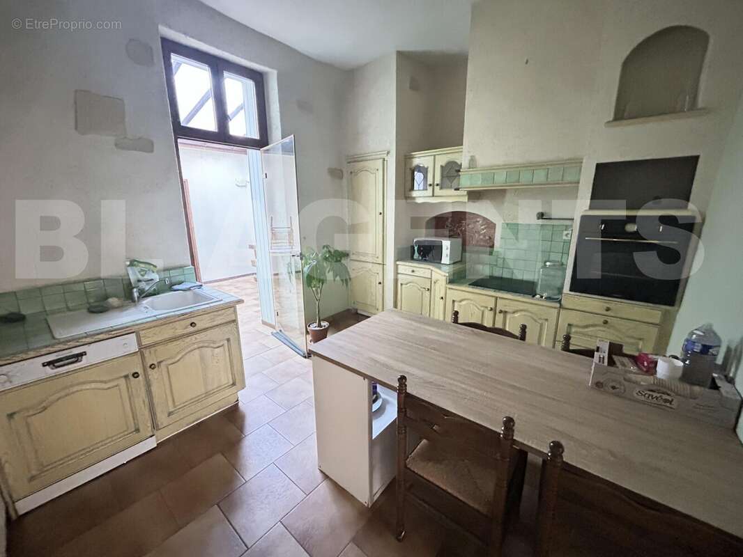 IMG_3354 - Commerce à JOIGNY