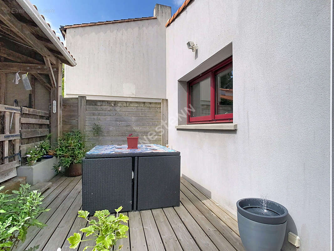Maison Mouzillon  À seulement 5 minutes de Clisson ; À 5 minutes de Vallet ; À 4 minutes de l'axe Nantes?Cholet ; À 25 minutes d - photo 2