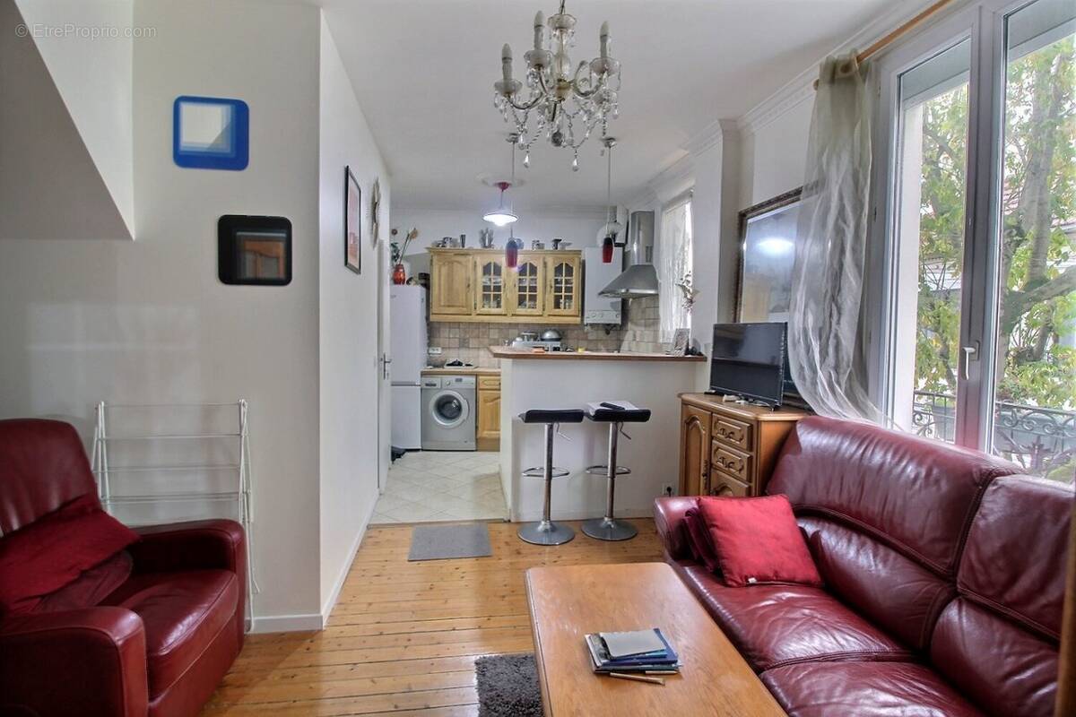 0_0002 - Appartement à LES LILAS