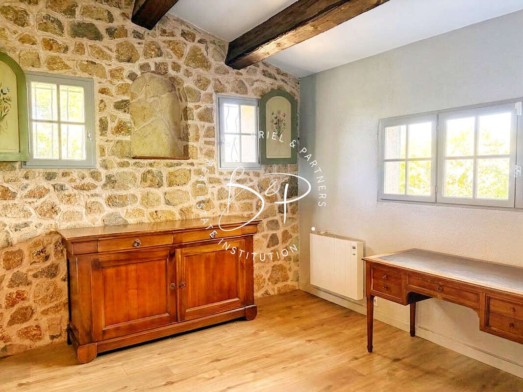 Charmante maison située sur les hauteurs d'un hameau de Lorgues - photo 4