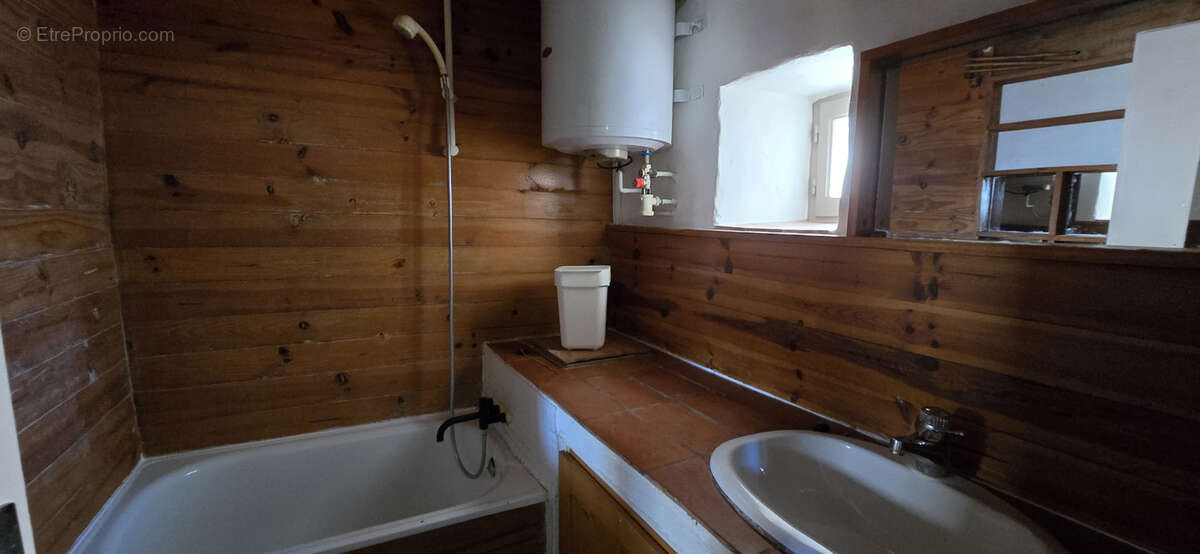 Maison à MONTPEYROUX