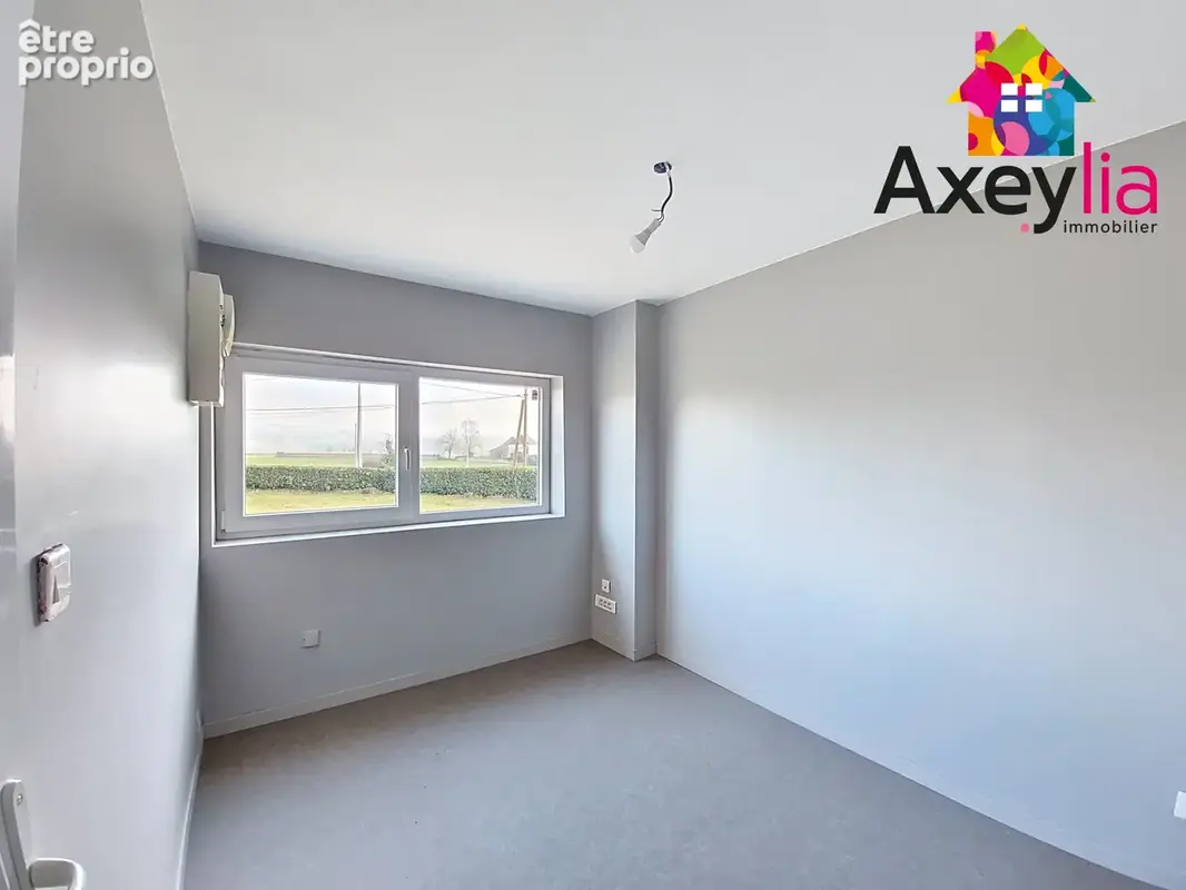 À vendre - briennon - local professionnel avec bureaux et entrepôt - photo 4