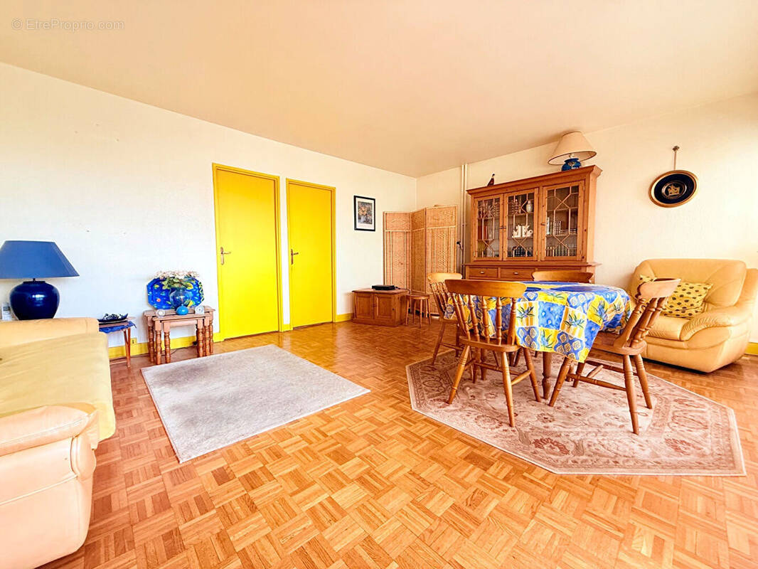 Appartement à NANTERRE
