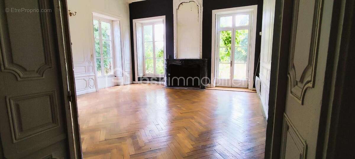 Château à vendre - Aile de château d'exception sur la commune de Parigné – 457 m² – 2 hectares de terrain - photo 13
