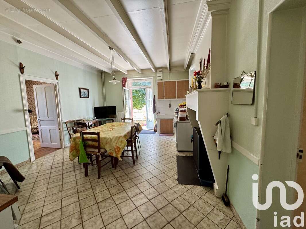 Maison 135 m² à Bessac  - photo 4