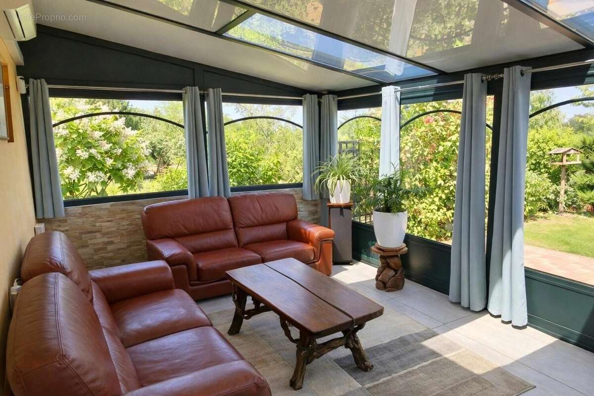 Maison 142 m² à La Chapelle-Thecle  - photo 5