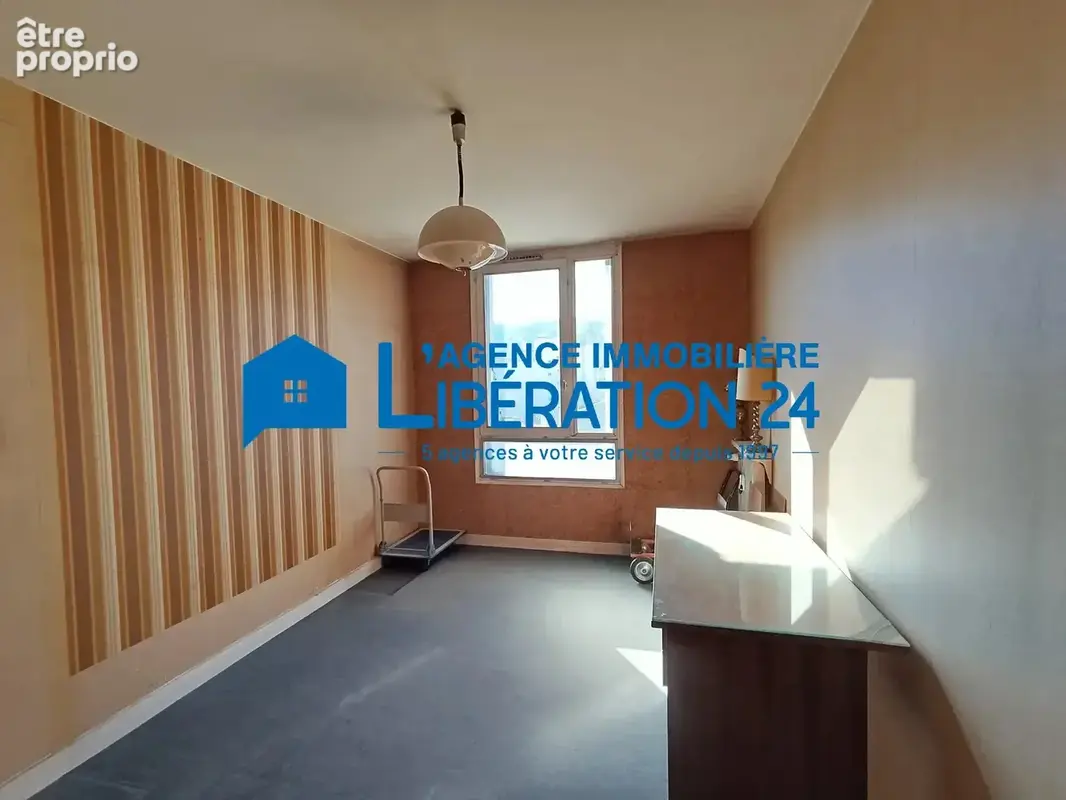 T5 de 107m² à Rénover avec balcon et Garage - photo 8