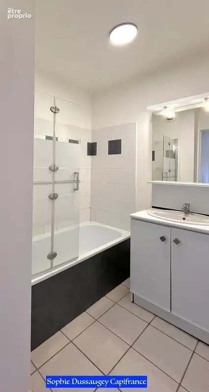 À vendre – Bel appartement 3 pièces avec grande loggia – Bordeaux Chartrons / Bassins à Flot - photo 8