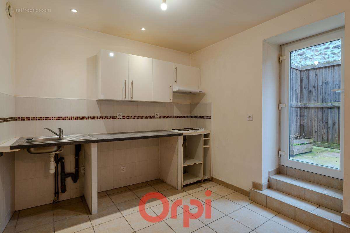 Appartement à ALBA-LA-ROMAINE