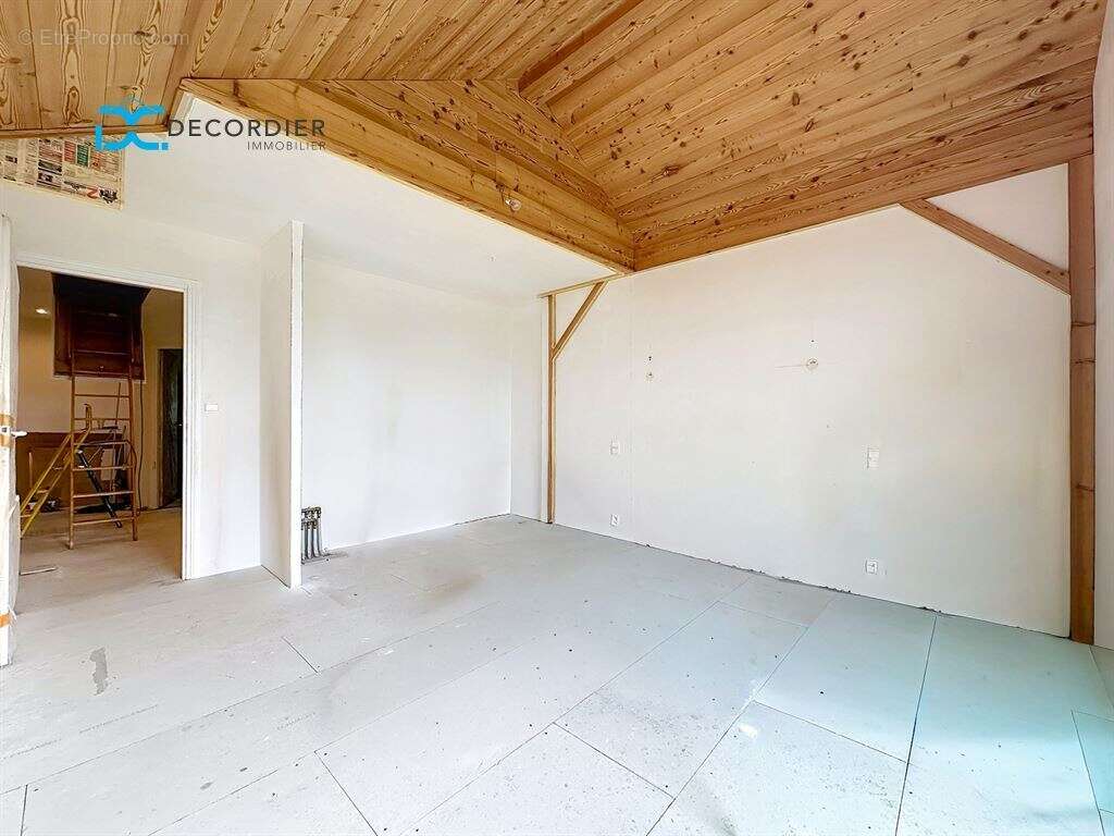 Maison à CHAMPANGES