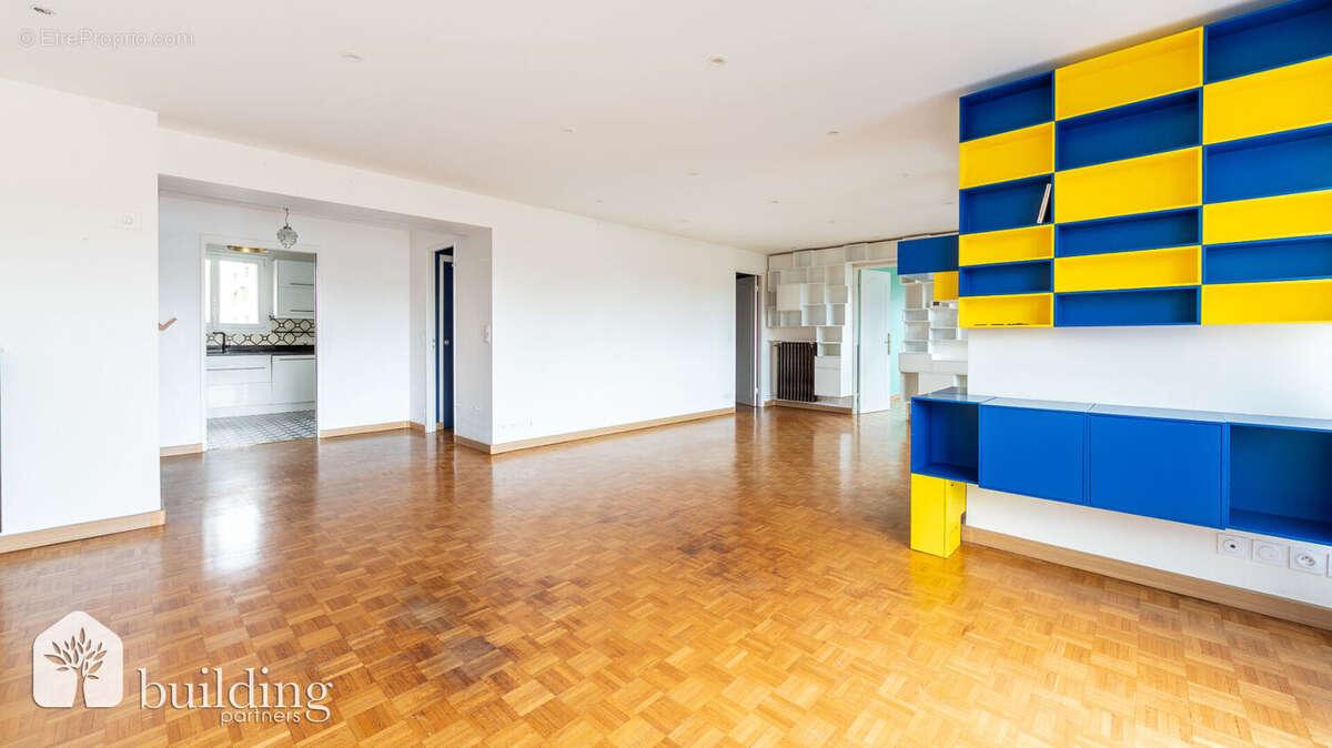 Appartement à COURBEVOIE