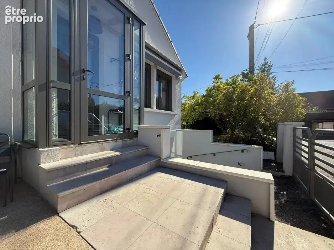 Maison rénovée 3 chambres – Garage, jardin, sous-sol, et combles aménageables - photo 21