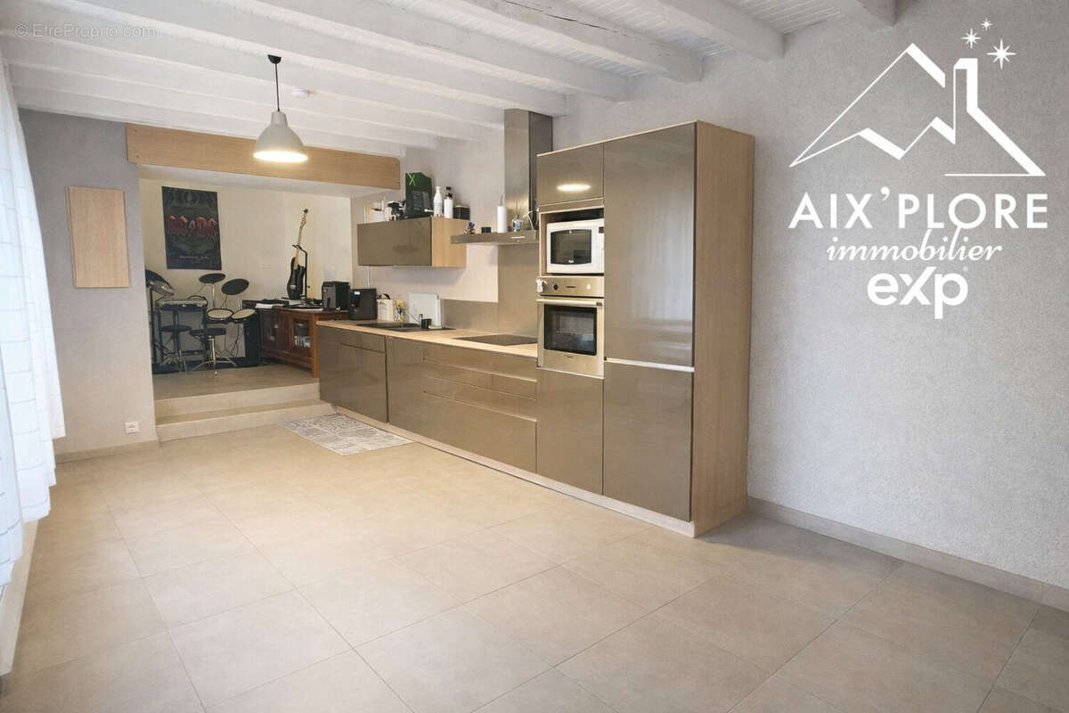 Appartement 193 m² à Messery  - photo 2