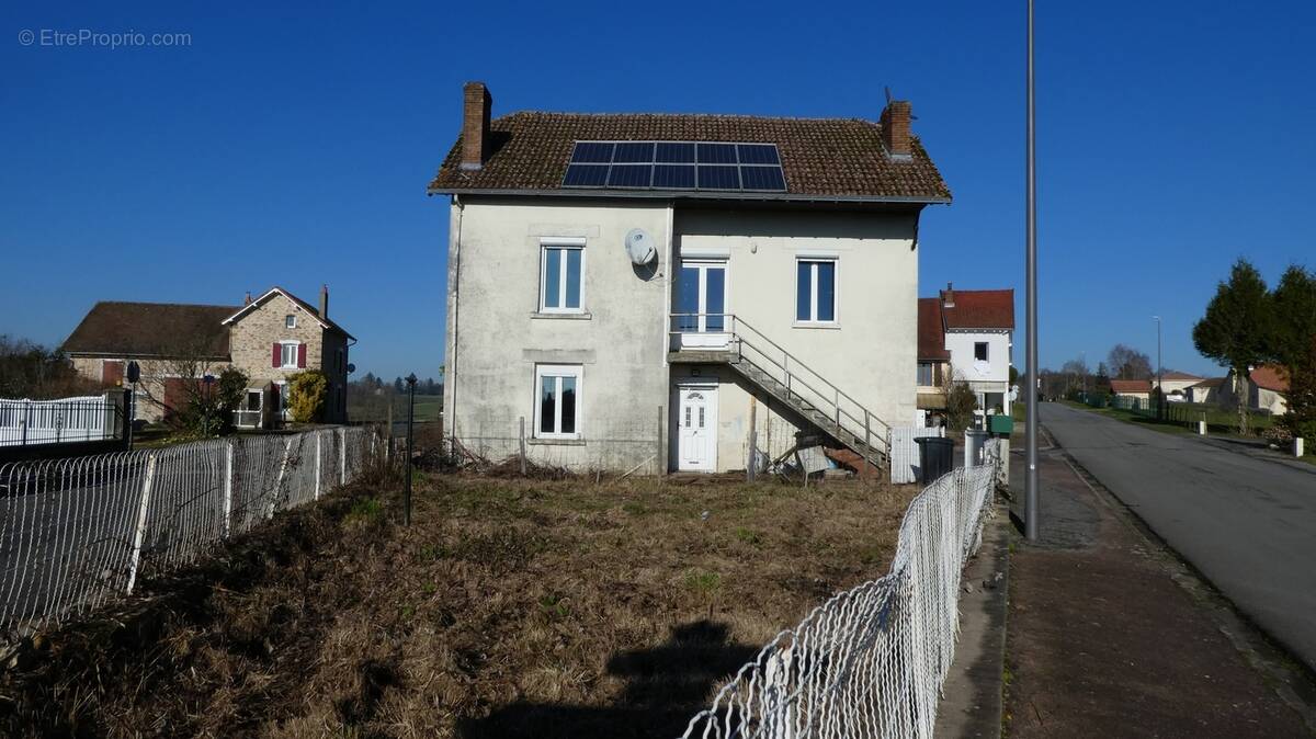 Maison à BUSSIERE-GALANT