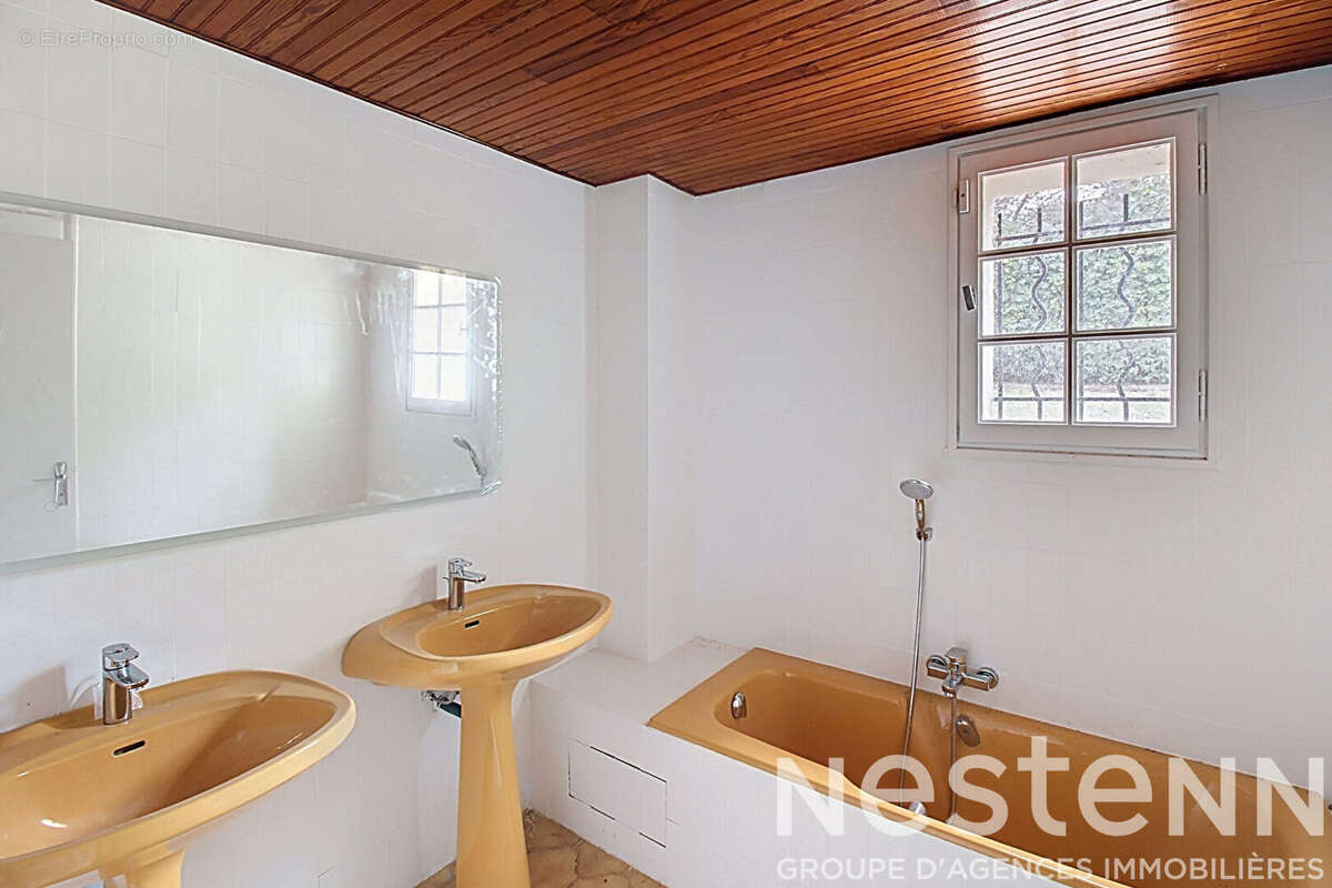 A VENDRE DRAGUIGNAN - Maison 2 LOGEMENTS - 264 m²  sur 968 m² de terrain - photo 15