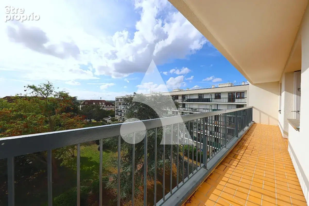 Appartement à CORBEIL-ESSONNES