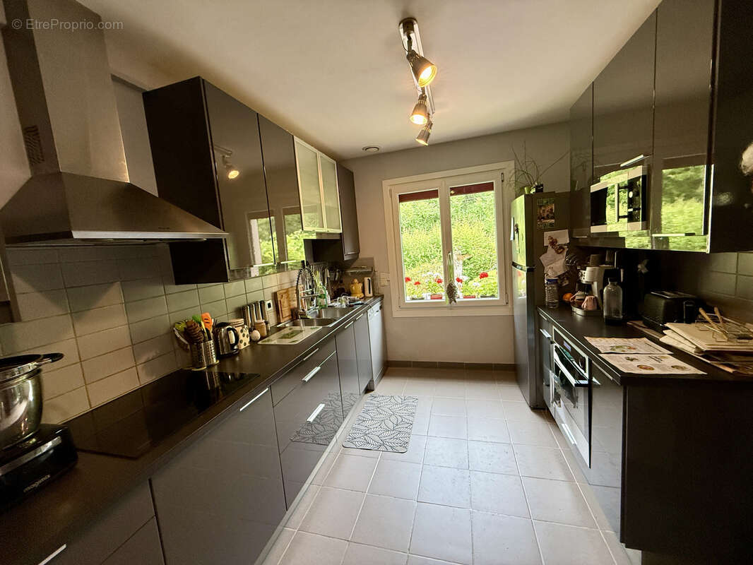 Magnifique propriété type 6 sur 1900 m2 de terrain sur sous-sol total - photo 3