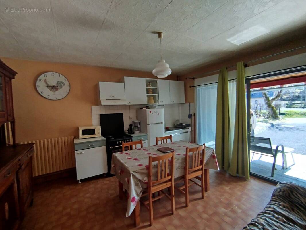 Maison à BESSE-ET-SAINT-ANASTAISE