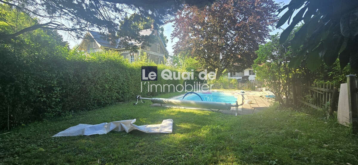 Terrain à AIX-LES-BAINS