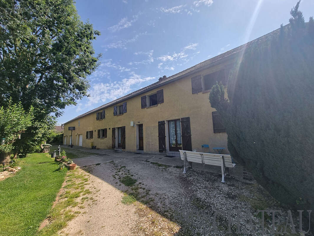 Maison à ETREPAGNY