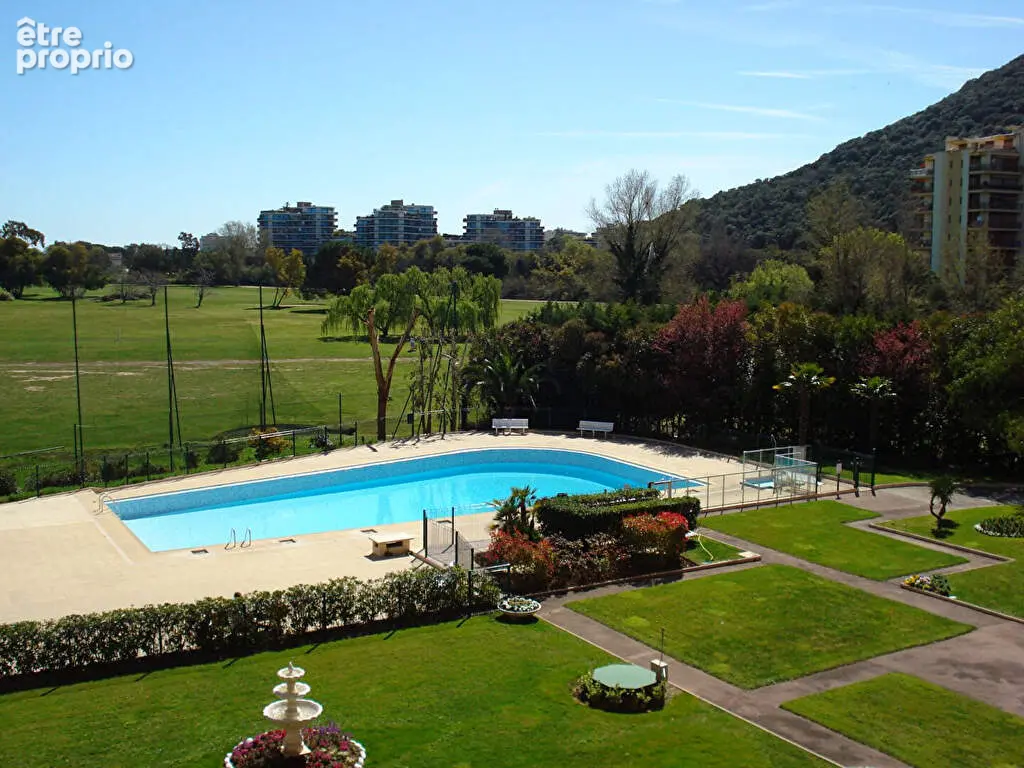 SECTEUR RECHERCHE! Beau 2 pièces de 44m² avec parking et Cave Plage et commerces à pied ! - photo 9