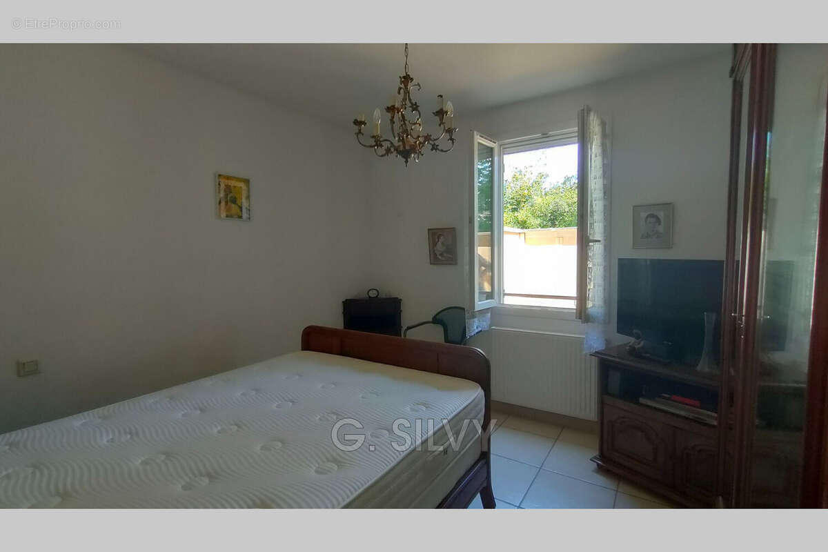 Appartement à SAINTE-CECILE-LES-VIGNES