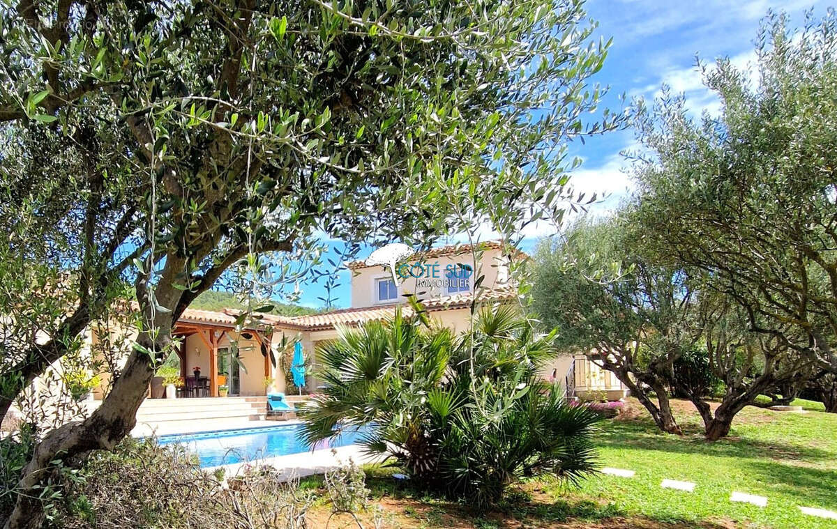 Maison à VILLECROZE