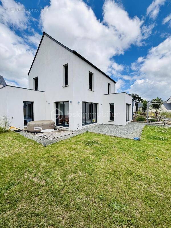 Maison à LA VILLE-ES-NONAIS