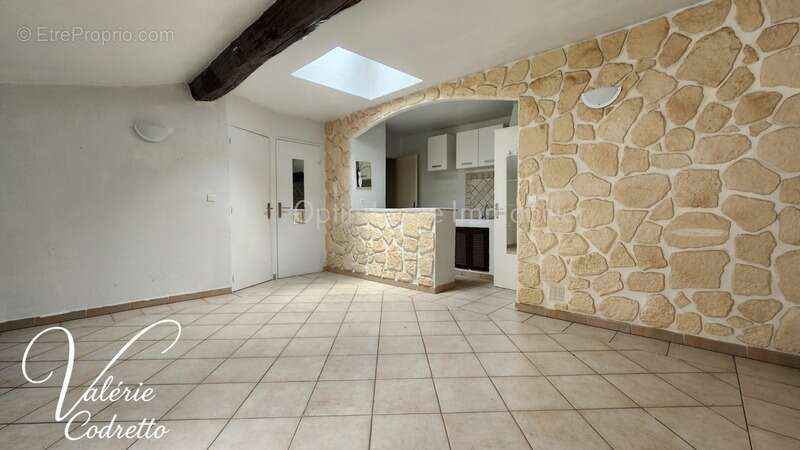 Maison à SOLLIES-TOUCAS
