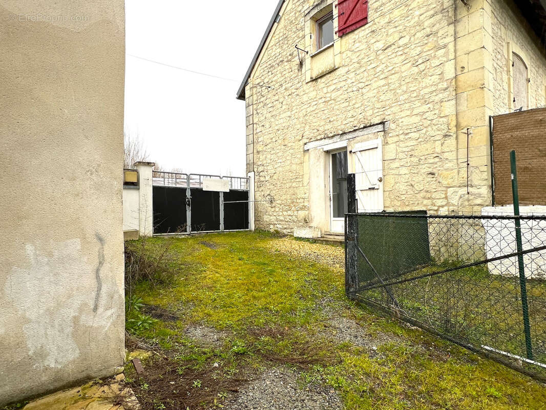 Maison à USSEAU