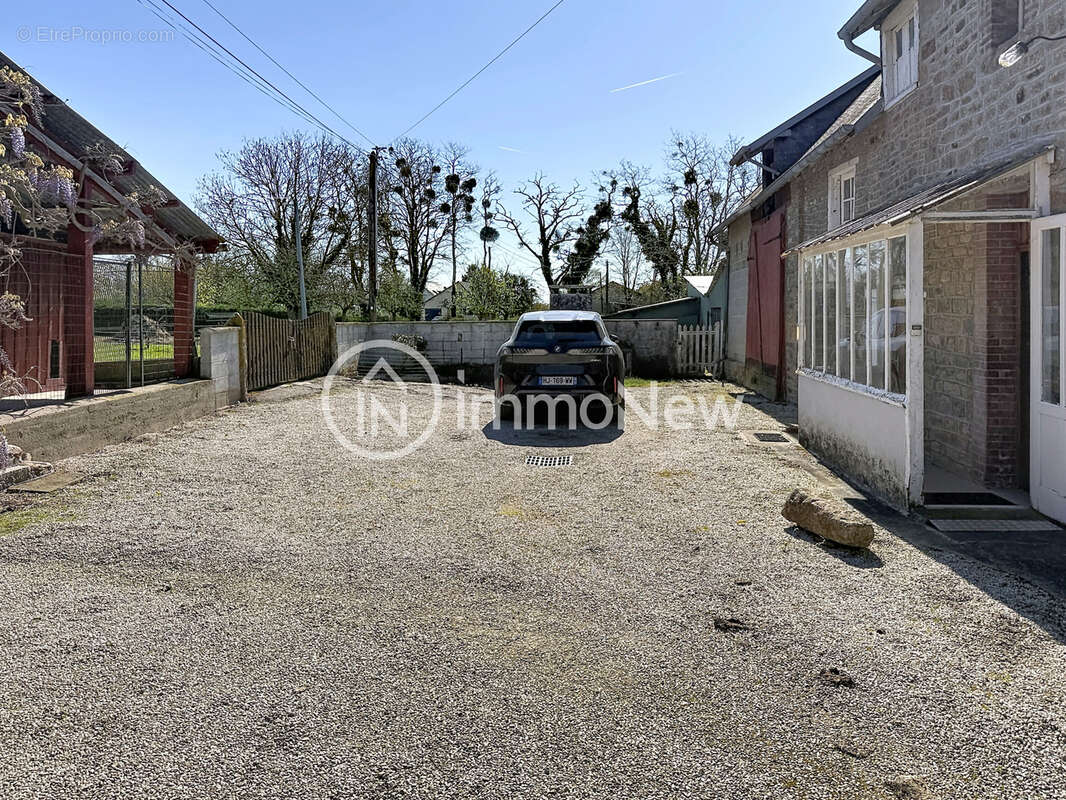 Maison à LE VAL-SAINT-PERE