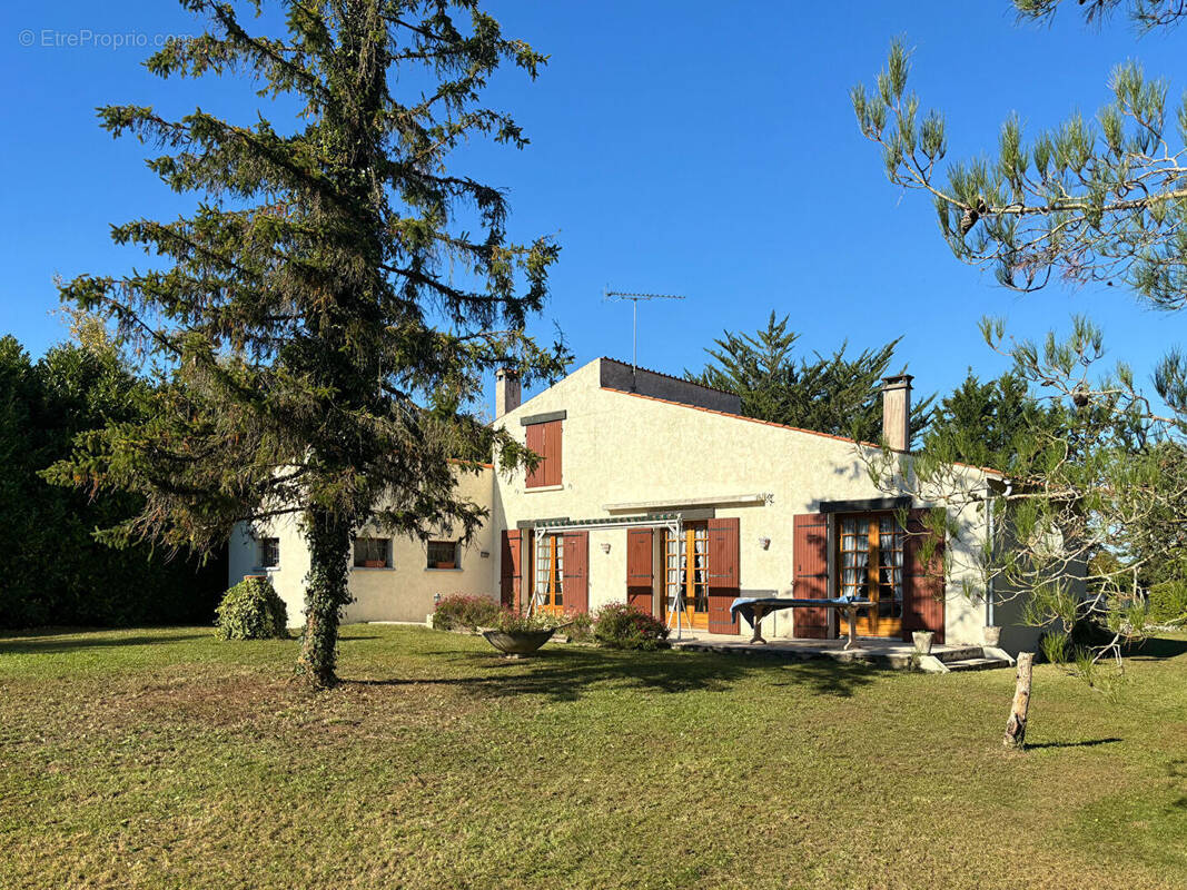 Maison à SAINT-SAVINIEN