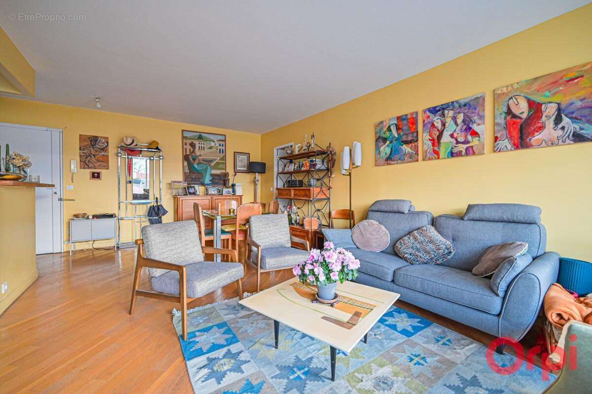 Appartement à PARIS-18E