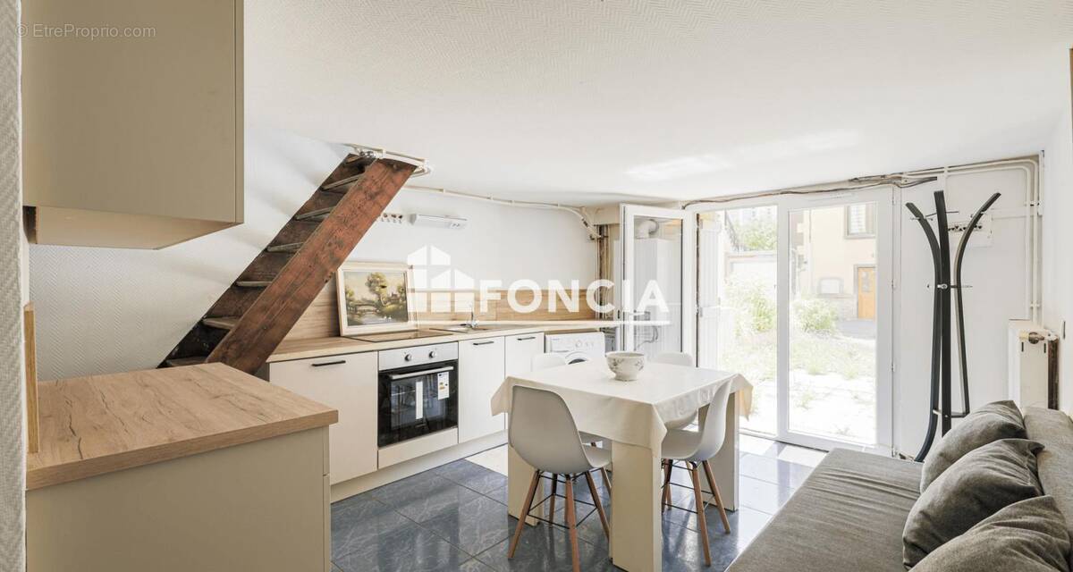Appartement à FONTAINE