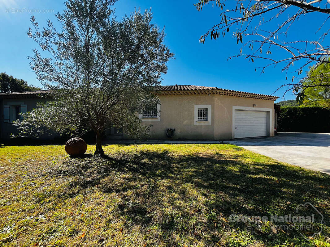 Maison à LA ROQUE-SUR-CEZE