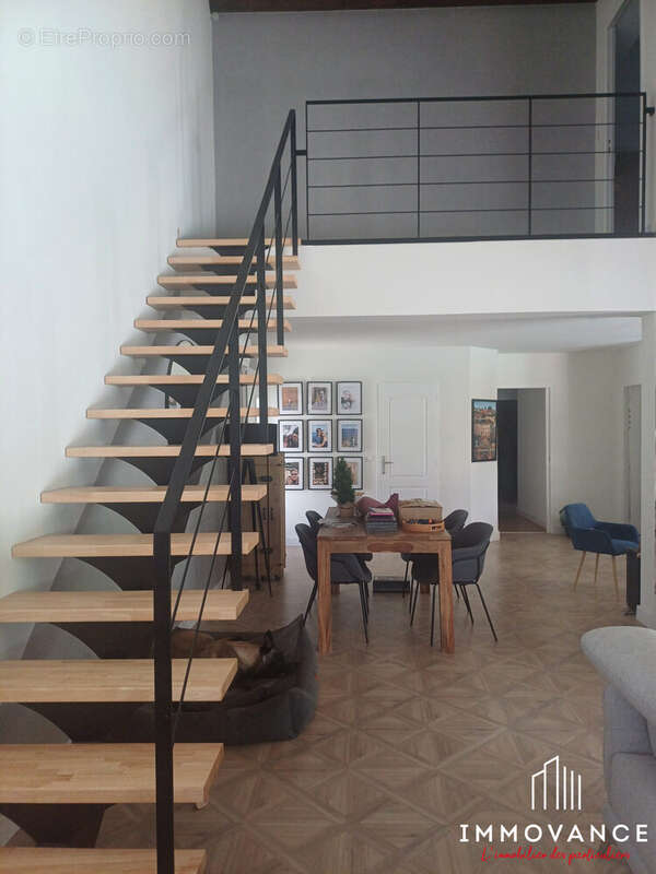 Maison à SAINT-SERIES