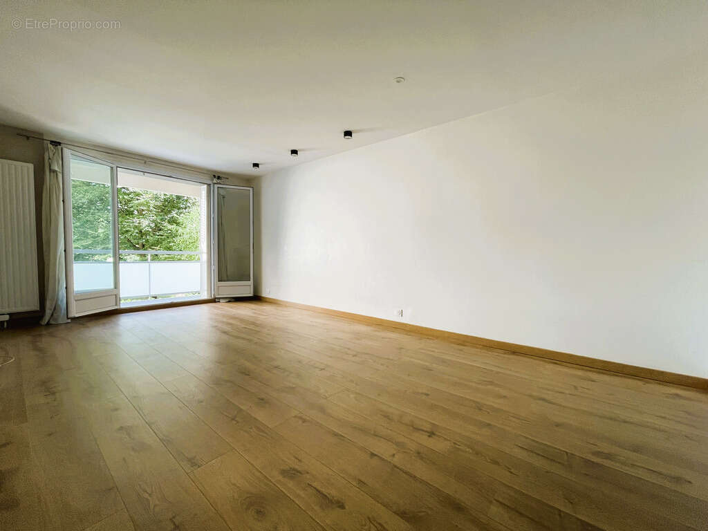 Appartement à GIERES
