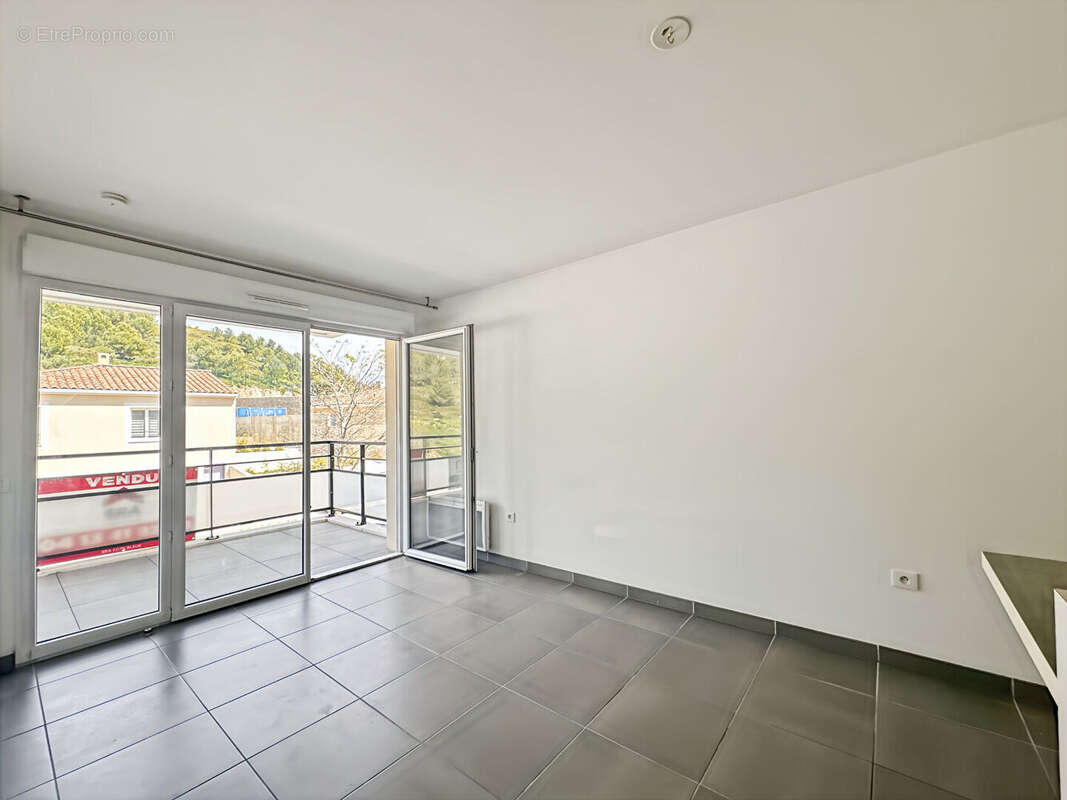 Appartement à ENSUES-LA-REDONNE